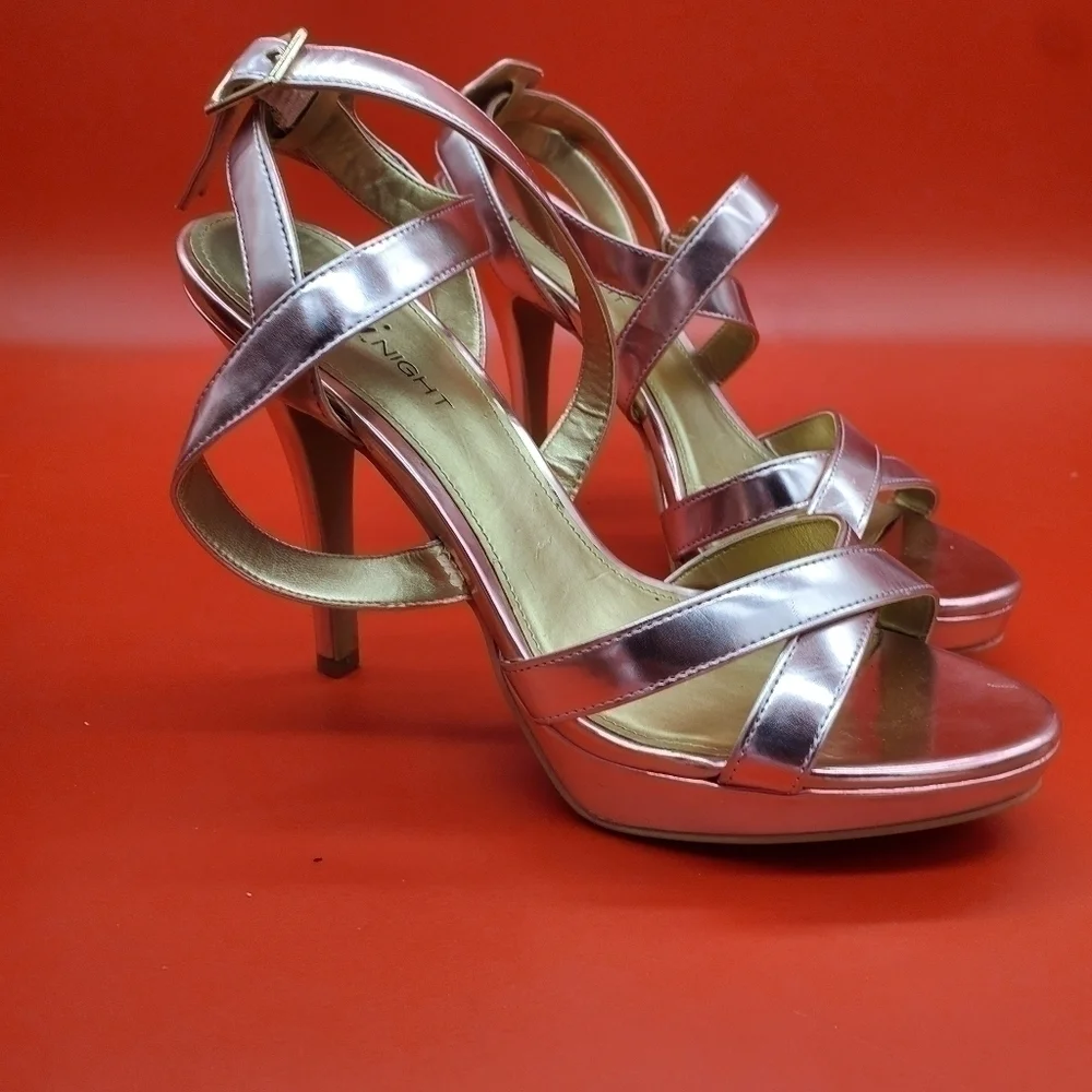 Fioni Platform Heels Size 8 Shoes Silver Purple